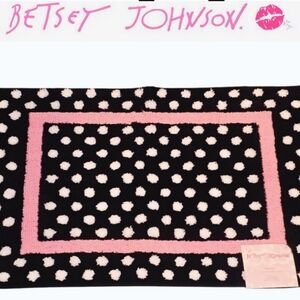 Betsey Johnson Polka Dot Bordered Plush Bath Rug